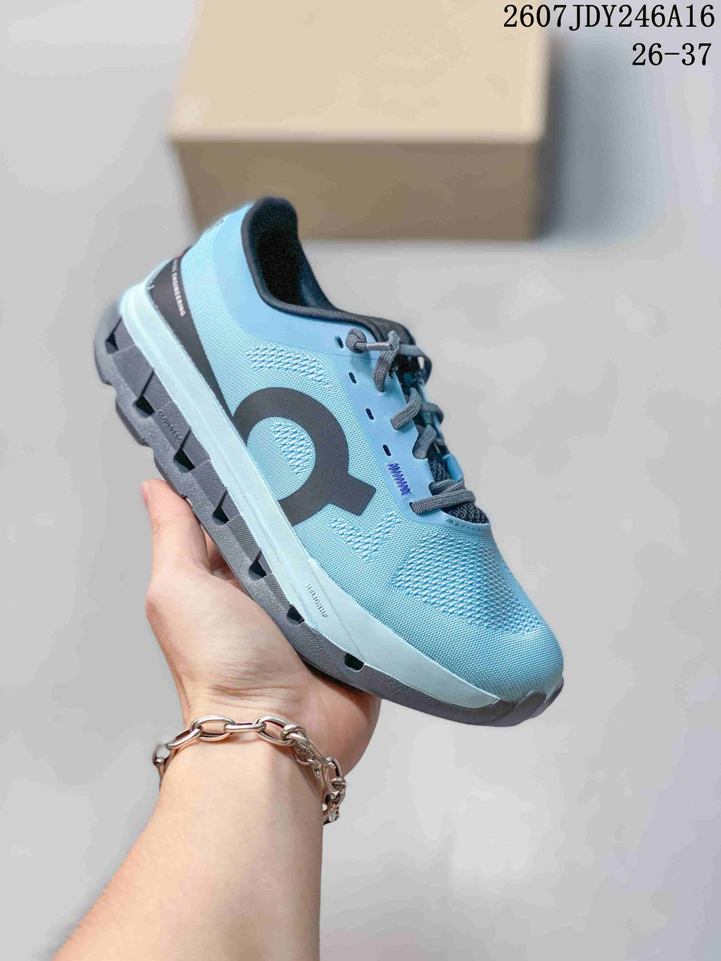 On Cloudstratus 3 Kids Running Shoes