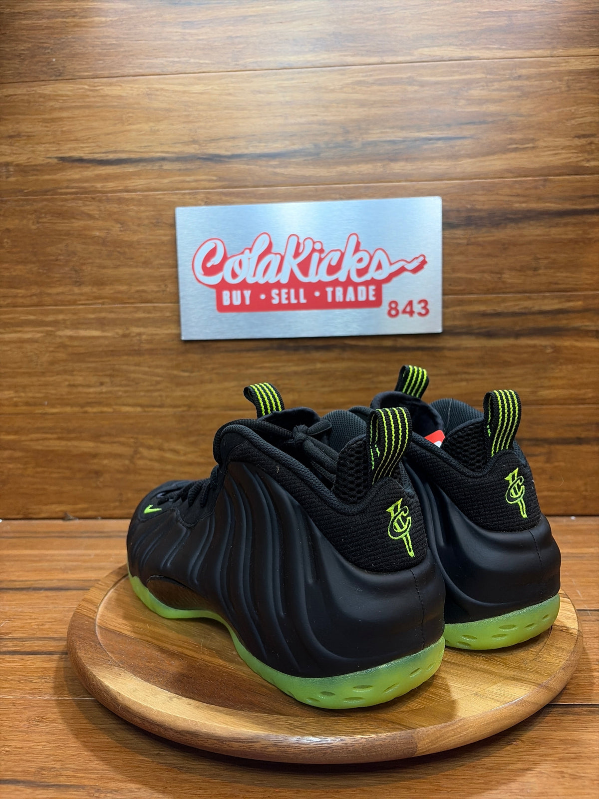 Nike Air Foamposite One Black Volt