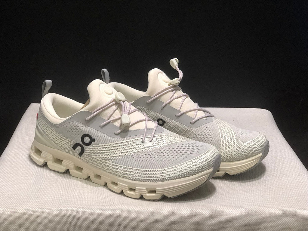 On Cloud X Z5 Sneakers in Ice Cream