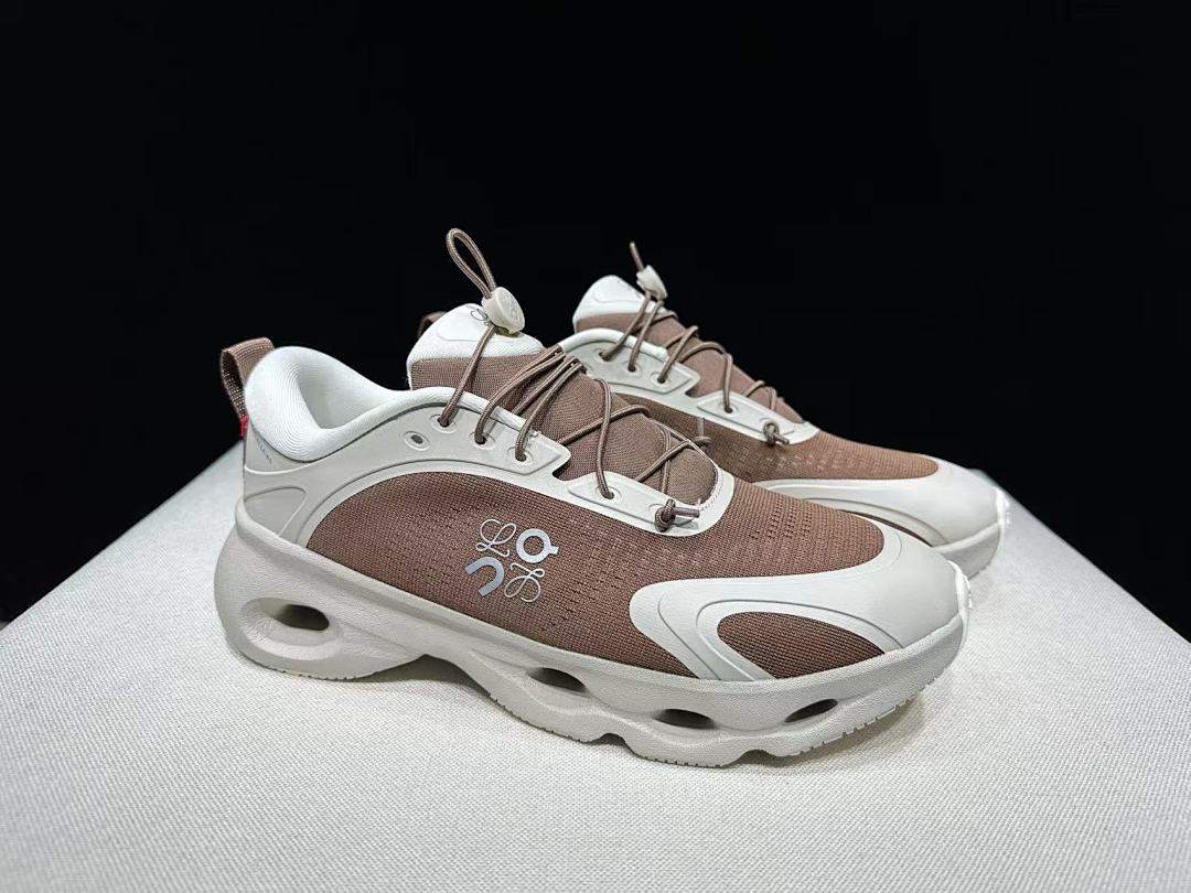 LOEWE x On Cloudventure 3.0 Sneakers Beige Brown