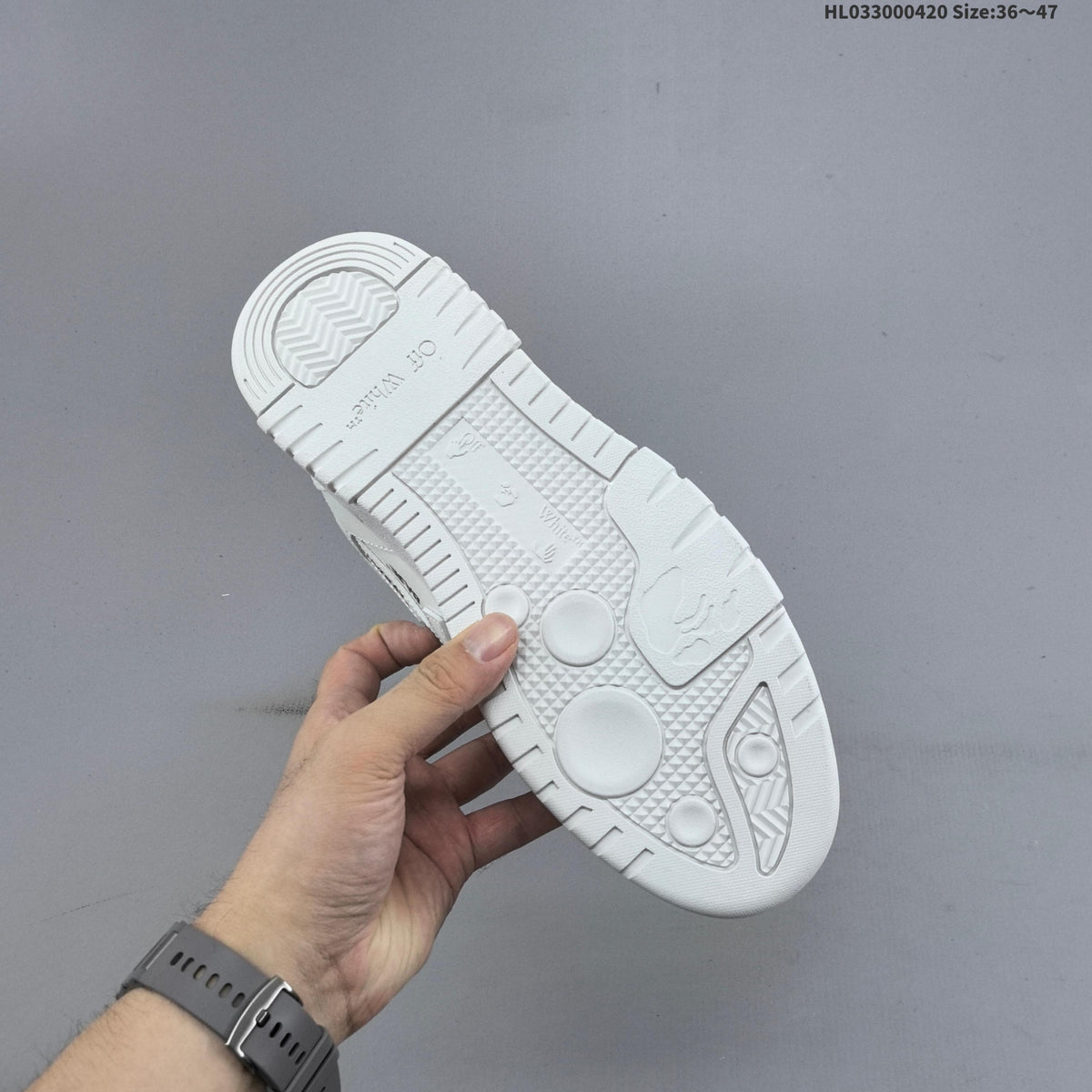 Off-White Low-Top Sneakers in White with Arrows Detail