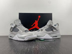 Jordan Air Jordan 4 WMNS Frozen Moments Silver Sneakers AQ9129-001
