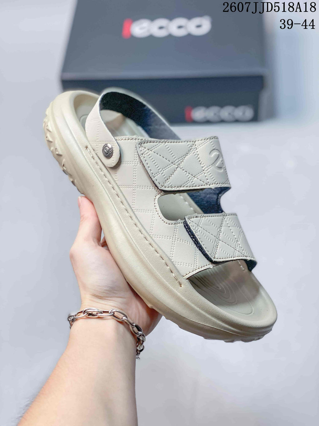 ECCO 2607JJD518A18 Two-Strap Sandals