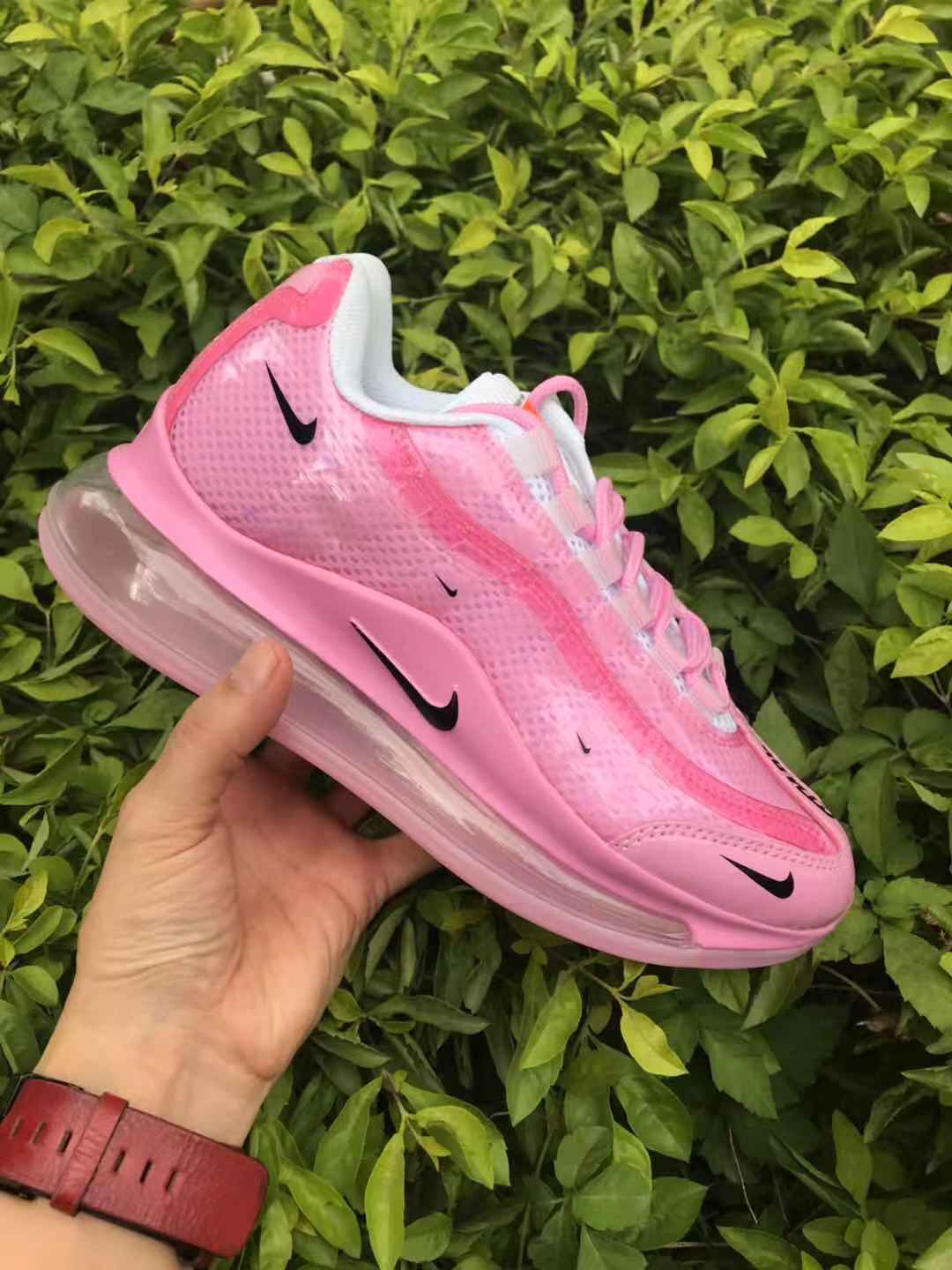 Nike Air Max 720 Pink Sneakers