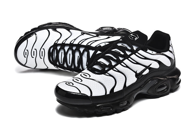 Nike Air Max Plus White and Black Sneakers DM0032-012