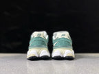 New Balance 9060 U9060EEK Sneakers in Seafoam Green
