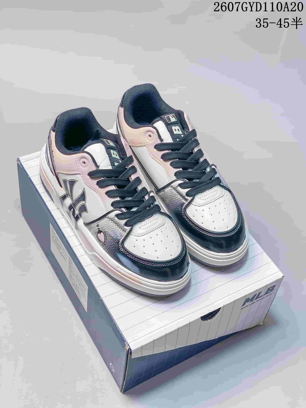 MLB Chunky Liner Low-Top Sneakers Black Pink 2607GYD110A20