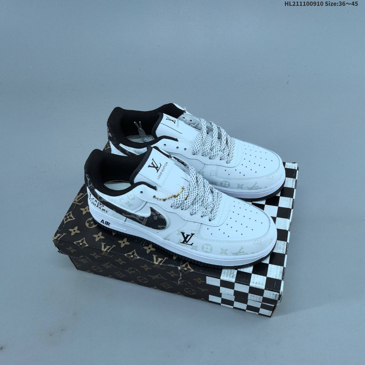 Nike Air Force 1 ’07 Low-Top Sneakers in White