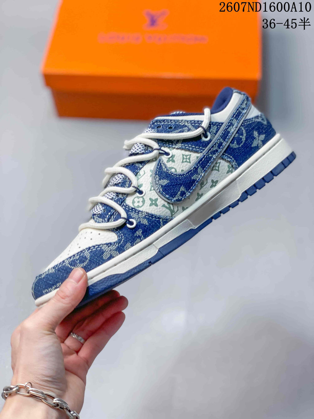 Nike SB Dunk Low Blue and White Low-Top Sneakers