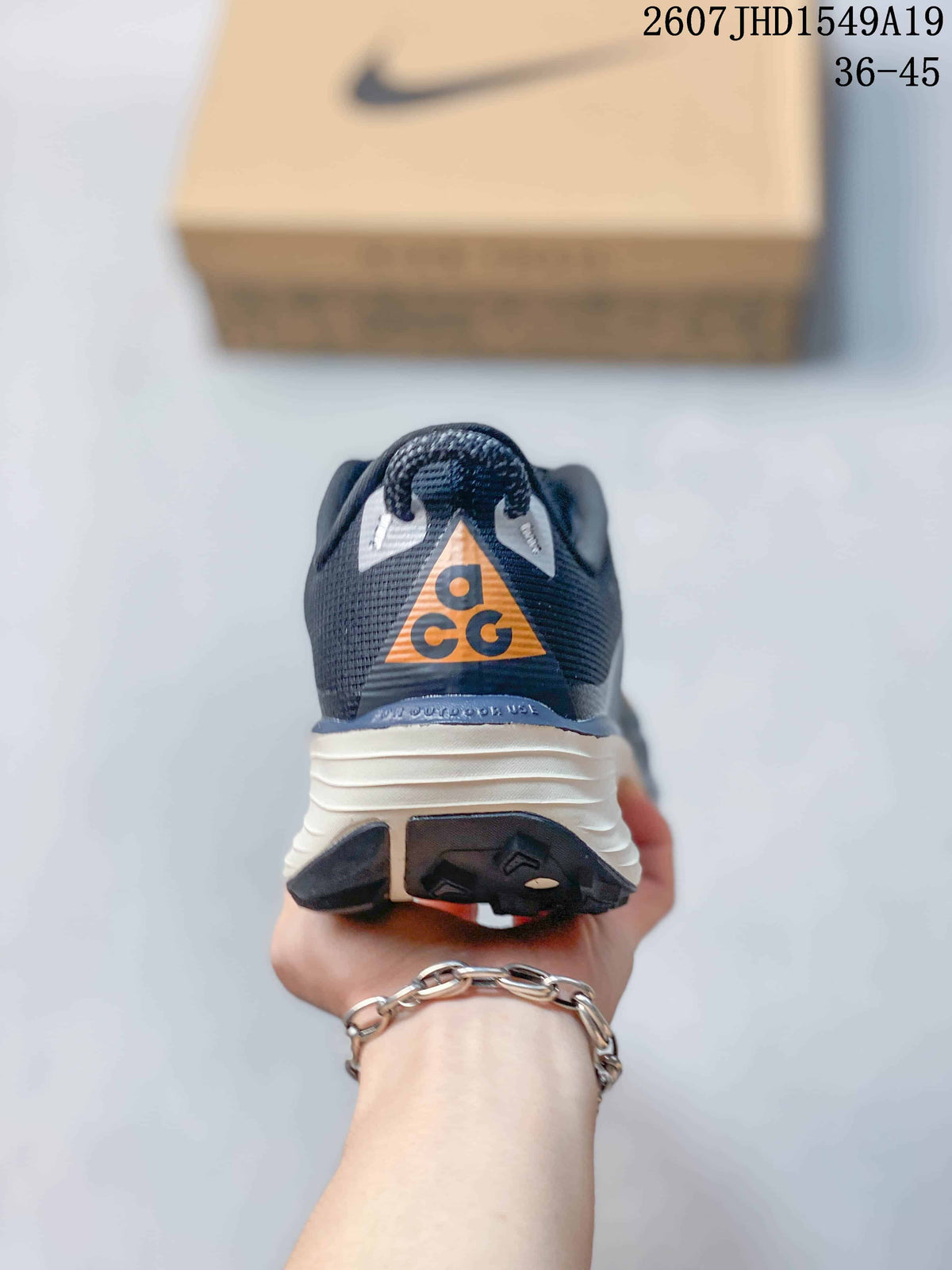 Nike Zoom Fly 5 Running Sneakers - Dark Gray and Orange