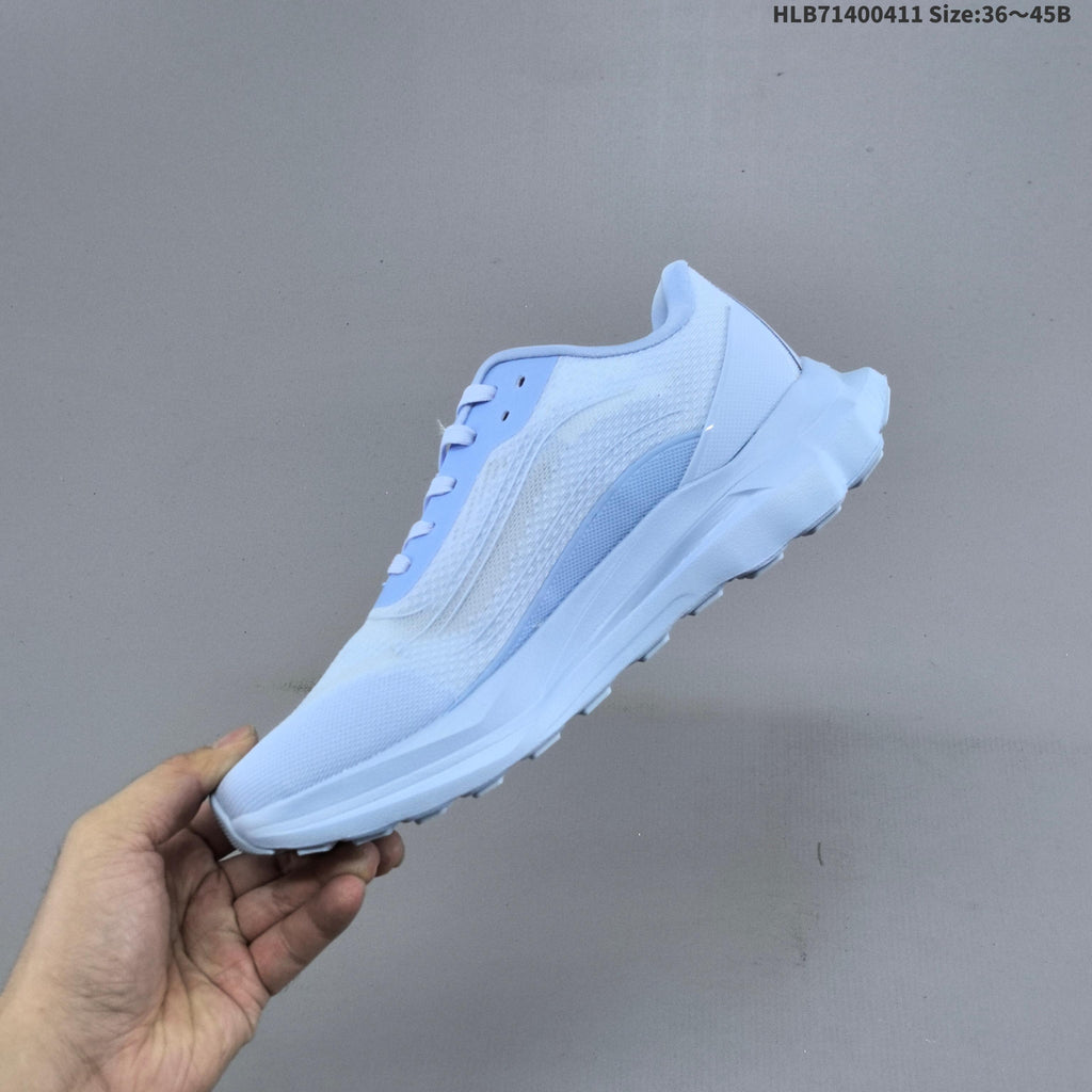 Alo Runner Low-Top Running Sneakers