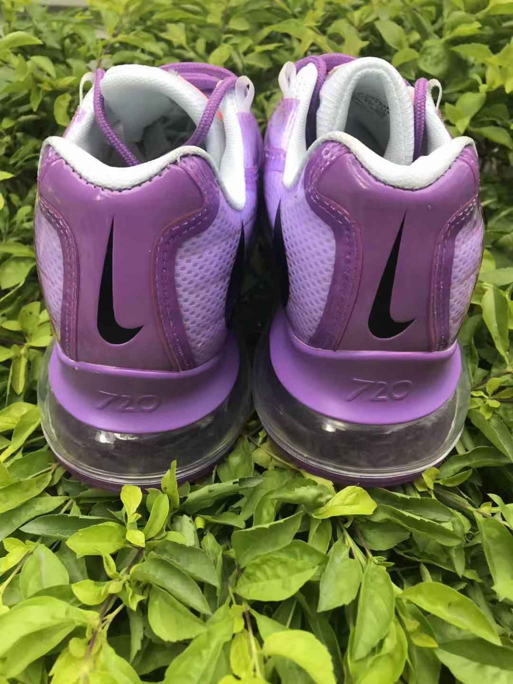 Nike Air Max 720 Sneakers in Purple