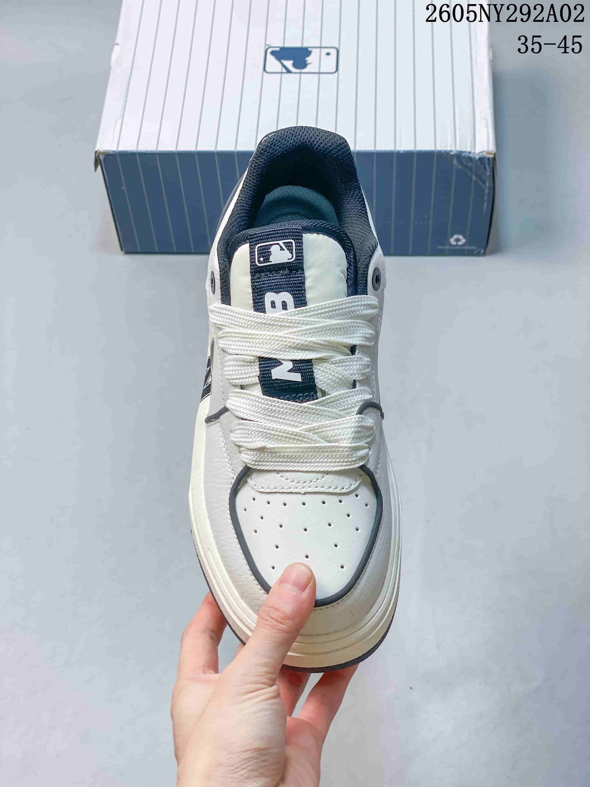 MLB Chunky Liner Low-Top Sneakers White Navy