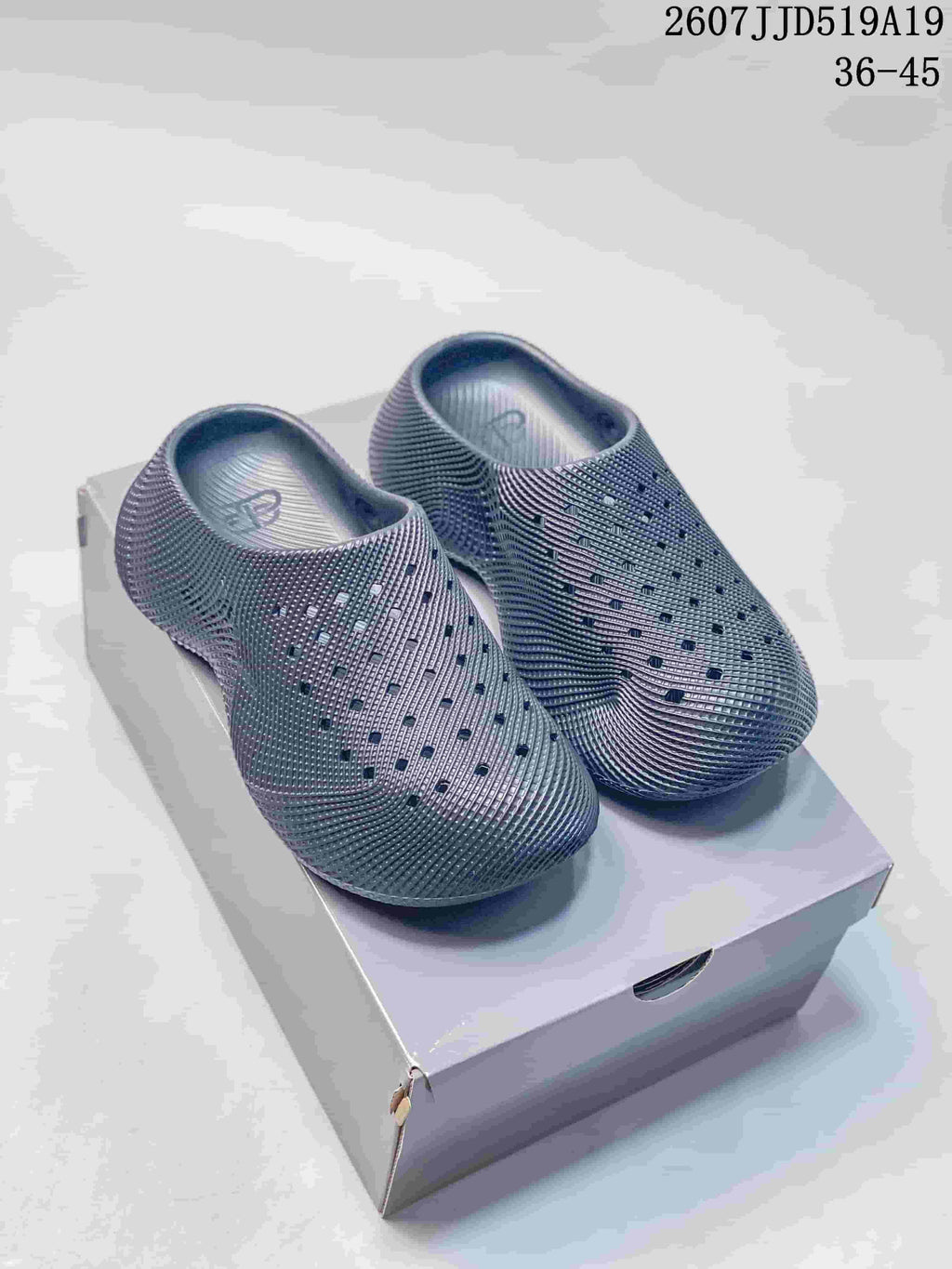 KNIZZL 07JJD519A19 Ventilated Slip-On Clogs