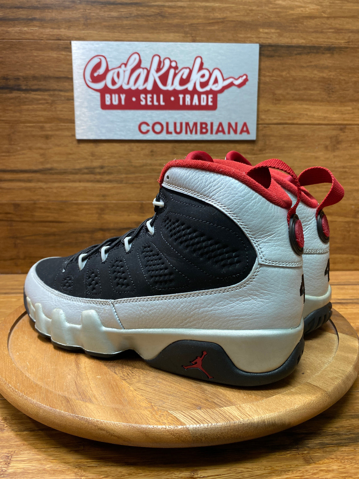 Jordan 9 Retro Johnny Kilroy (Wear at on risk due to aging)