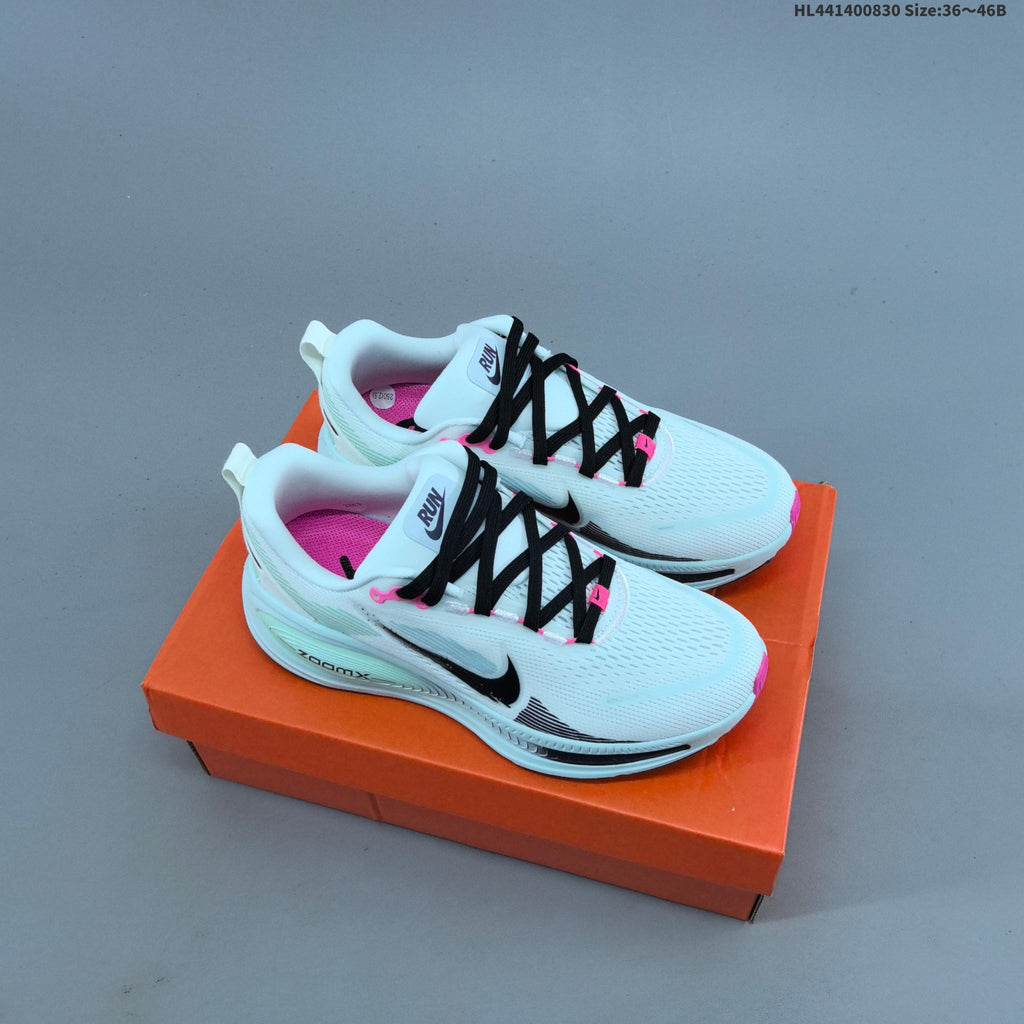 Nike Vomero 18 Running Shoes