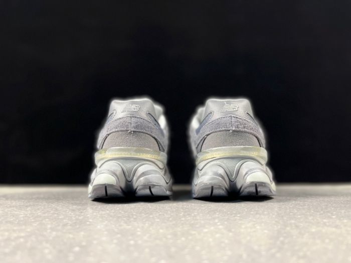 New Balance 9060 Sneakers in Grey U9060SG