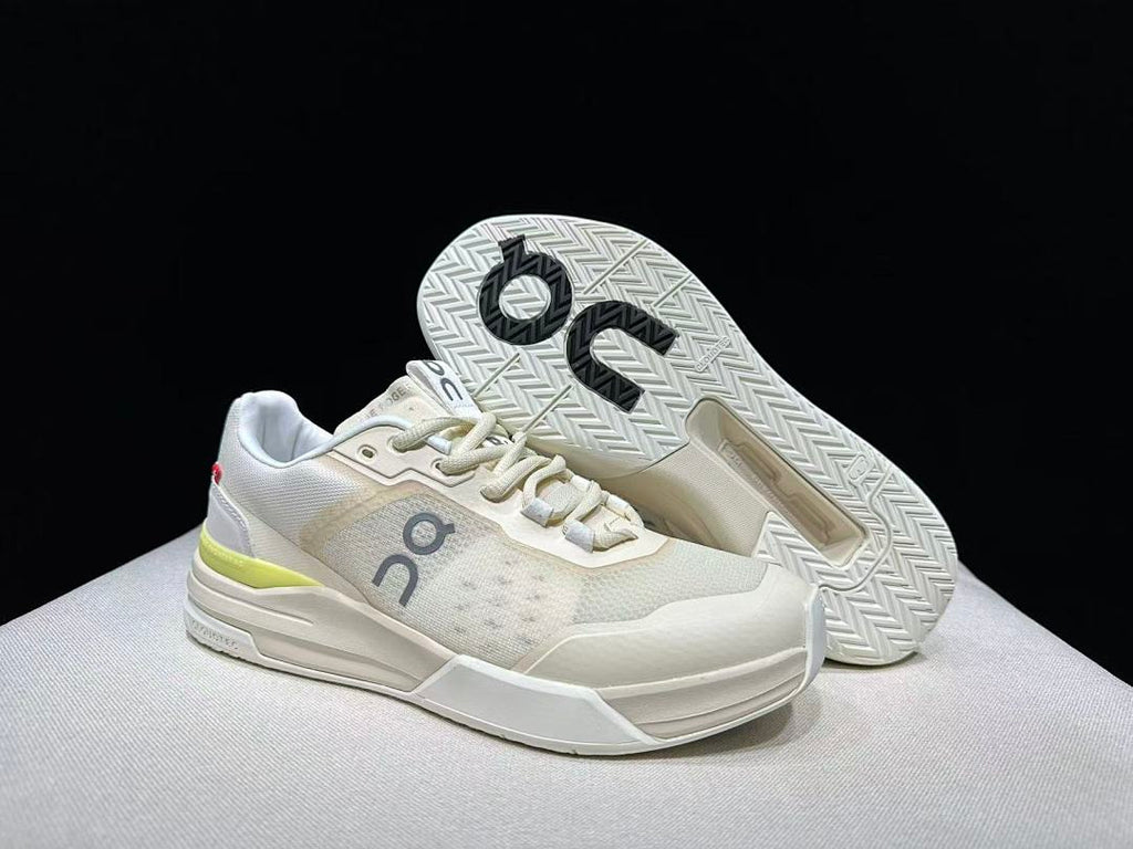 On The Roger Advantage Pro Tennis Sneakers Cream