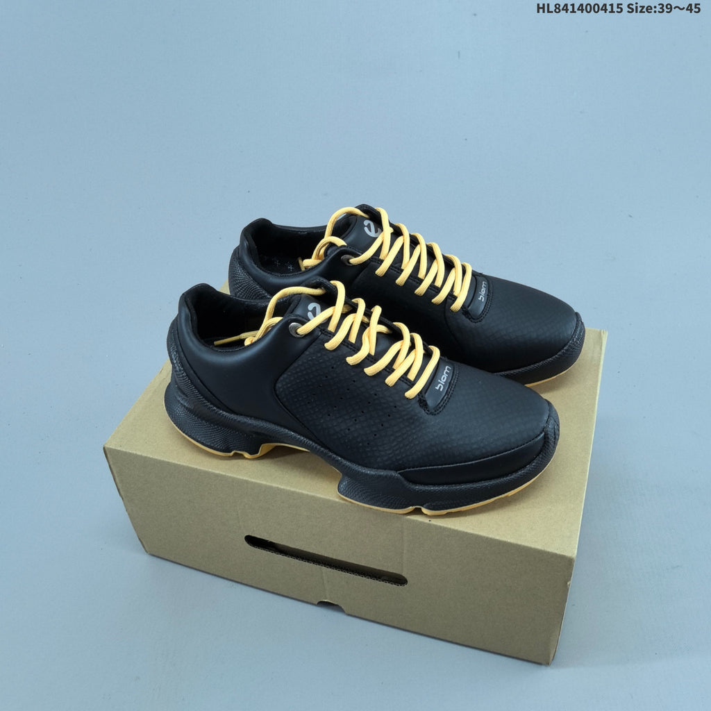 ECCO Men's Black Casual Sneakers with Lace-Up Design