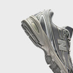New Balance 740 - Metallic Silver